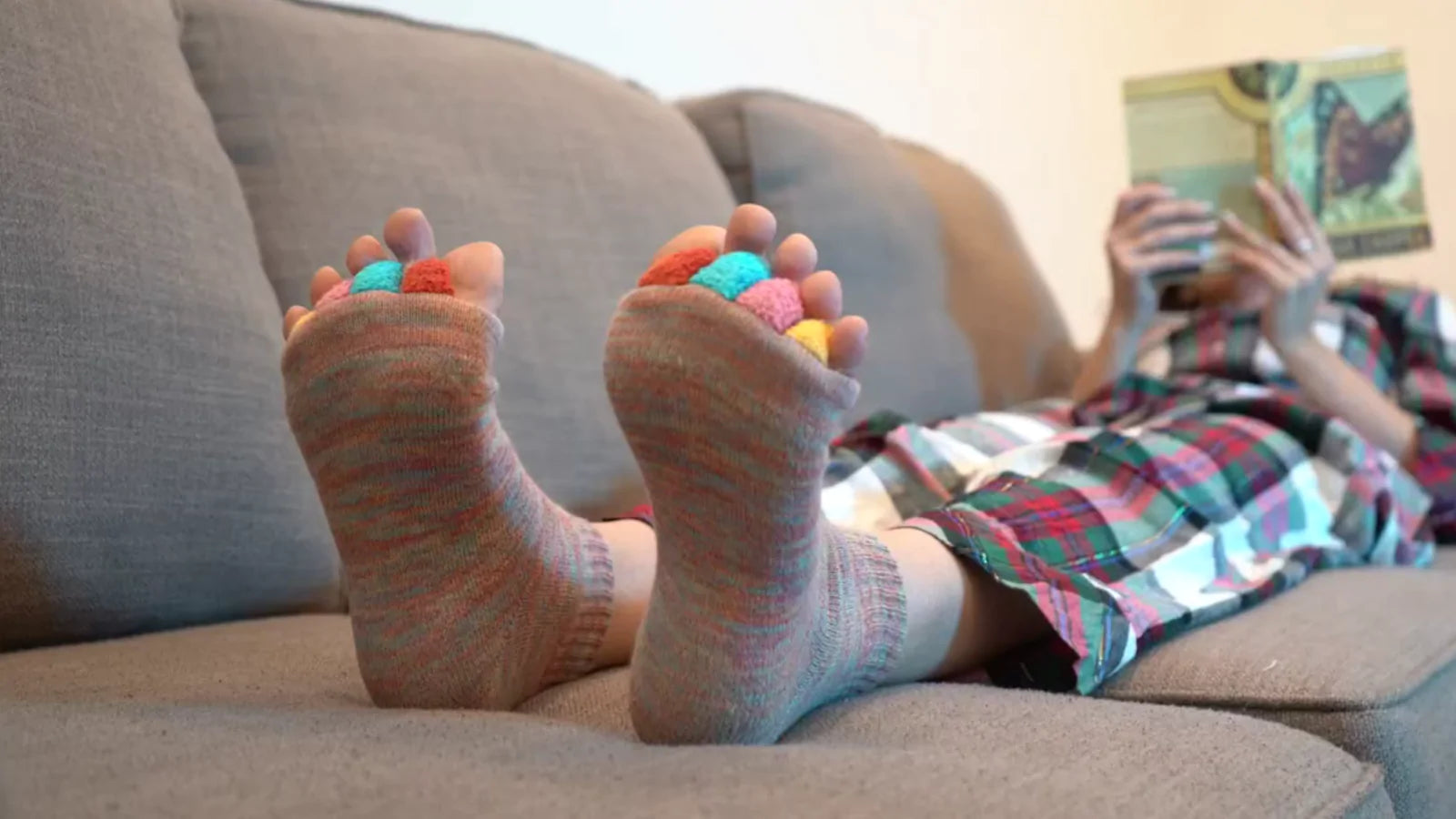 Finally, Relieve Your Foot Pain for GOOD With These Revolutionary New "Miracle Socks"